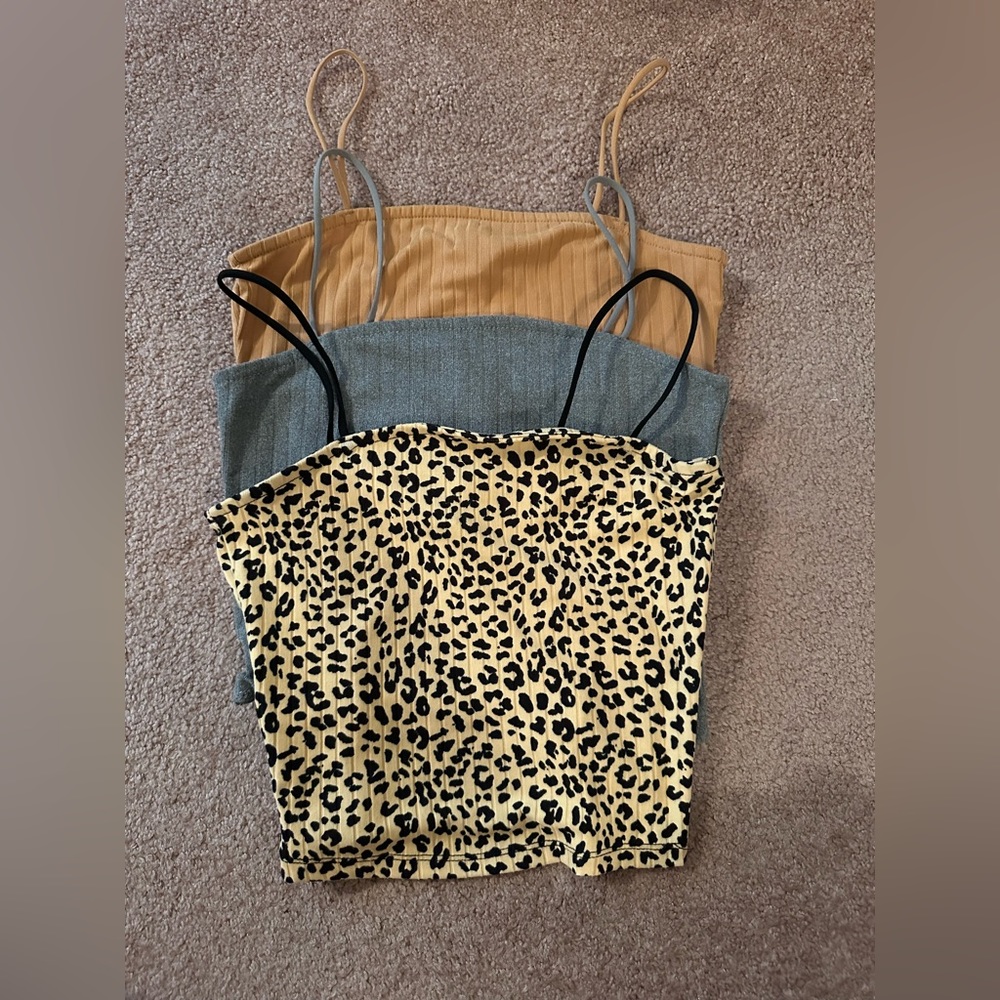 Rue 21. Set of 3 Juniors Crop tops. Size Small